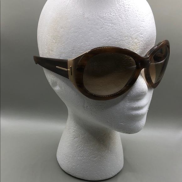 TOM FORD ELISABETH TF27 Sunglasses in color 376 Brown Gradient Oversized Shield. - Picture 13 of 14